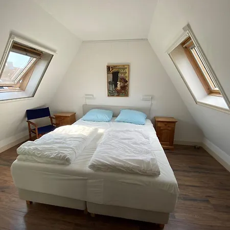 Elegant Wieringer Villa Hippolytushoef